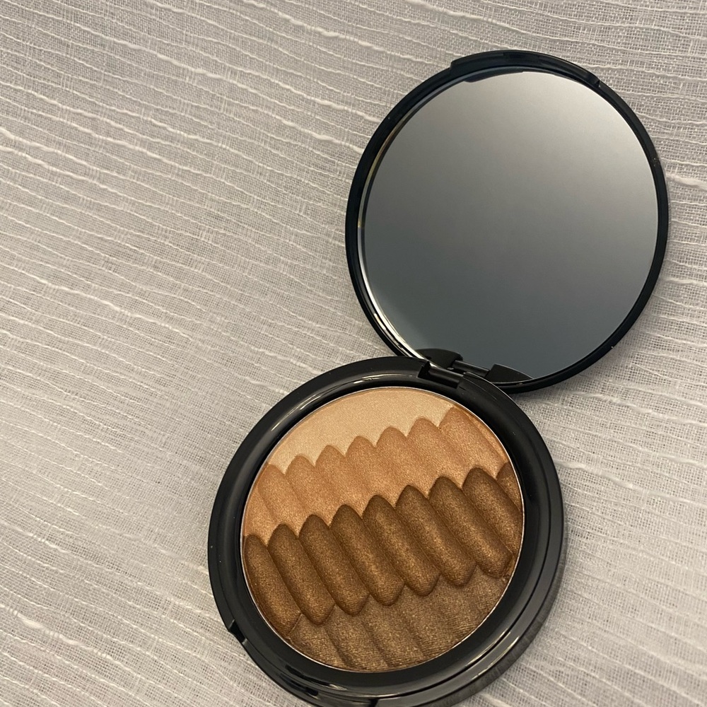 BELLE BEAUTY Chevron‎ Eye Shadow Compact SHADES OF MOCHA 0.30 oz NEW